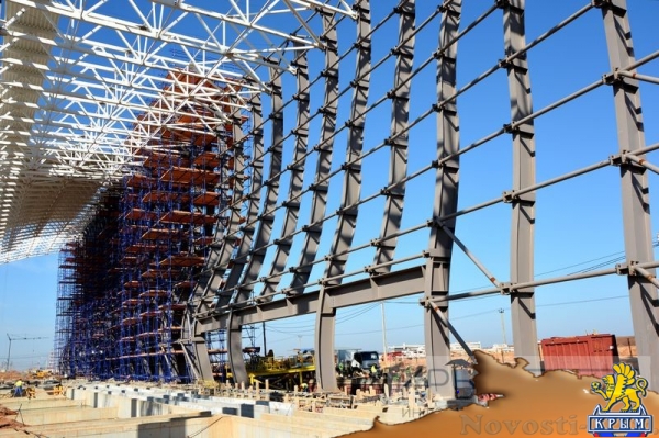 Строители завершили монтаж металлоконструкций главного фасада нового терминала аэропорта Симферополь (ФОТОРЕПОРТАЖ) - «Экономика Крыма»