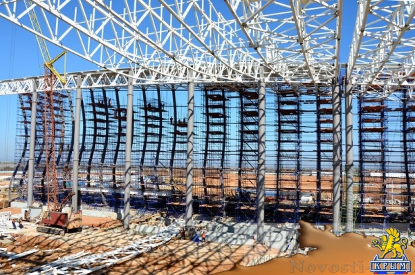 Строители завершили монтаж металлоконструкций главного фасада нового терминала аэропорта Симферополь (ФОТОРЕПОРТАЖ) - «Экономика Крыма»