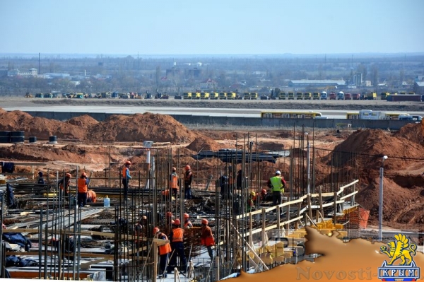 Строители завершили монтаж металлоконструкций главного фасада нового терминала аэропорта Симферополь (ФОТОРЕПОРТАЖ) - «Экономика Крыма»