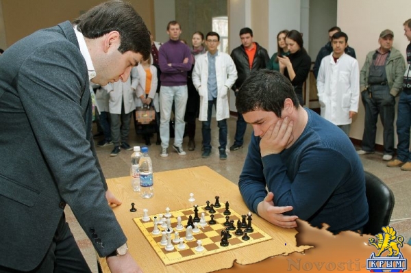 Международный гроссмейстер провел сеанс одновременной игры в шахматы в Медакадемии КФУ (ФОТО) - «Общество Крыма»