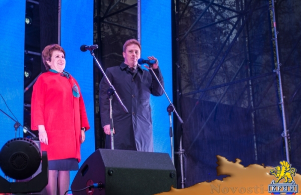 Севастопольские студенты создали огромный живой российский флаг к годовщине референдума (ФОТО) - «Общество Крыма»