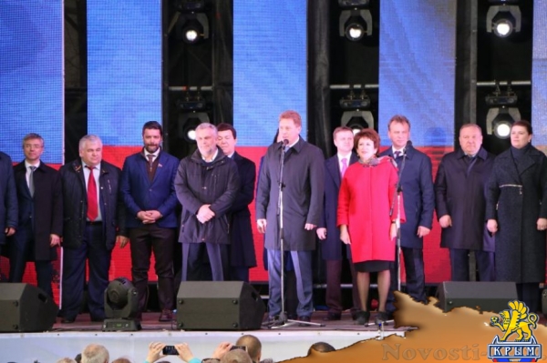 Кобзон спел "Севастопольский вальс" на площади Нахимова (ФОТО) - «Симферополь» Кобзон спел "Севастопольский вальс" на площади Нахимова (ФОТО) - «Симферополь»