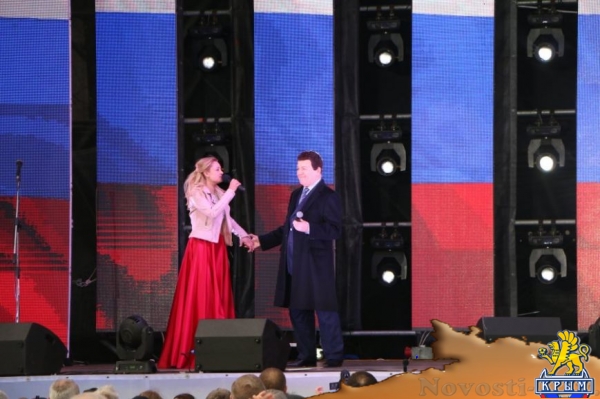 Кобзон спел "Севастопольский вальс" на площади Нахимова (ФОТО) - «Симферополь» Кобзон спел "Севастопольский вальс" на площади Нахимова (ФОТО) - «Симферополь»