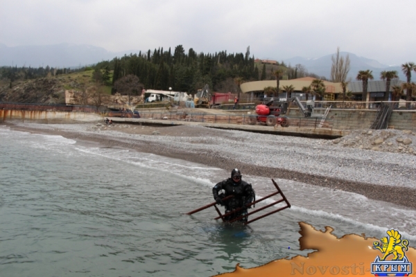 Что "прячут" крымские пляжи: водолазы МЧС начали чистить морское дно и рассказали о первых находках (ФОТО) - «Симферополь» Что "прячут" крымские пляжи: водолазы МЧС начали чистить морское дно и рассказали о первых находках (ФОТО) - «Симферополь»