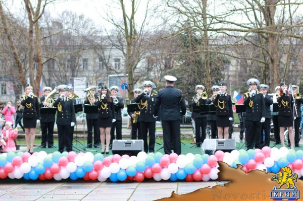 1,5 тысячи детей собрались в центре Симферополя с триколорами и воздушными шарами (ФОТО, ВИДЕО) - «Симферополь»