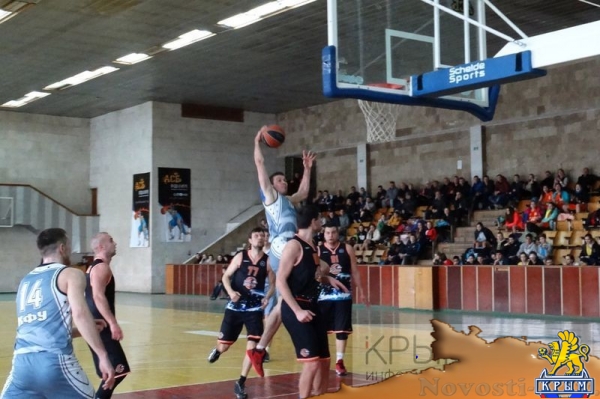 Команда КФУ последней потерпела первое поражение в нынешнем мужском баскетбольном чемпионате Крыма (ФОТО) - «Политика Крыма»