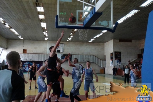 Команда КФУ последней потерпела первое поражение в нынешнем мужском баскетбольном чемпионате Крыма (ФОТО) - «Политика Крыма»