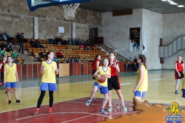 Юноши из Керчи и девушки из Симферополя стали победителями первенства Крыма по баскетболу (ФОТО) - «Политика Крыма»