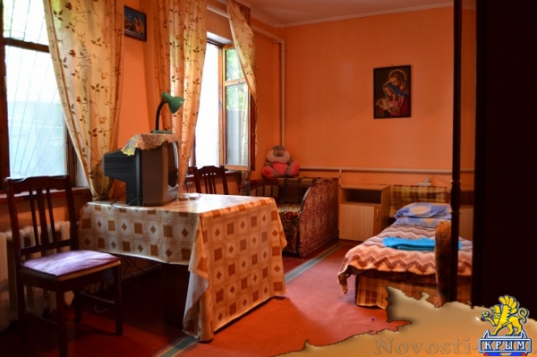 Отдых в Ялте. Ялта 2017. Сдам Коттедж до 5 человек. Свой дворик, мангал. Пляж- 50 метров. Отдых в Крыму 2017 - жильё в Крыму без посредников - «Отдых в Ялте»