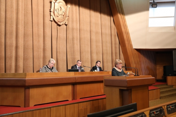 Уполномоченный представила ежегодный доклад в Государственном совете Республики Крым - «Правам человека» Уполномоченный представила ежегодный доклад в Государственном совете Республики Крым - «Правам человека»