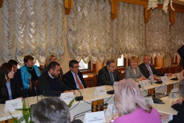 Уполномоченный по правам человека в Республике Крым встретилась с зарубежными политиками - «Правам человека»