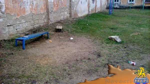 Керчане жалуются на плачевное состояние детской площадки - «Керчь»