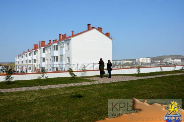 Переселенцы с санитарной зоны Крымского моста в Керчи заселяются в новые квартиры (ФОТОРЕПОРТАЖ) - «Политика Крыма» Переселенцы с санитарной зоны Крымского моста в Керчи заселяются в новые квартиры (ФОТОРЕПОРТАЖ) - «Политика Крыма»