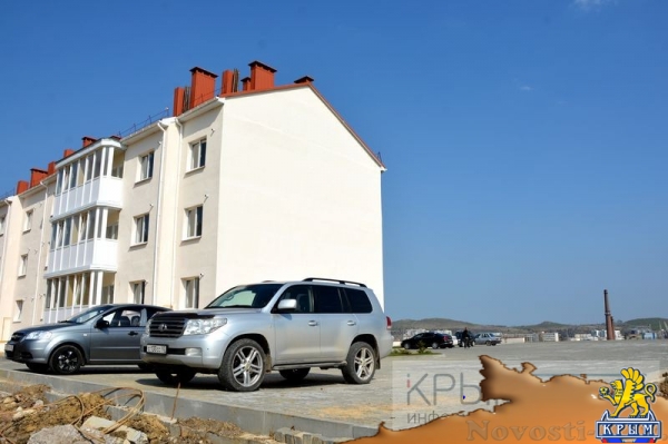 Переселенцы с санитарной зоны Крымского моста в Керчи заселяются в новые квартиры (ФОТОРЕПОРТАЖ) - «Политика Крыма» Переселенцы с санитарной зоны Крымского моста в Керчи заселяются в новые квартиры (ФОТОРЕПОРТАЖ) - «Политика Крыма»