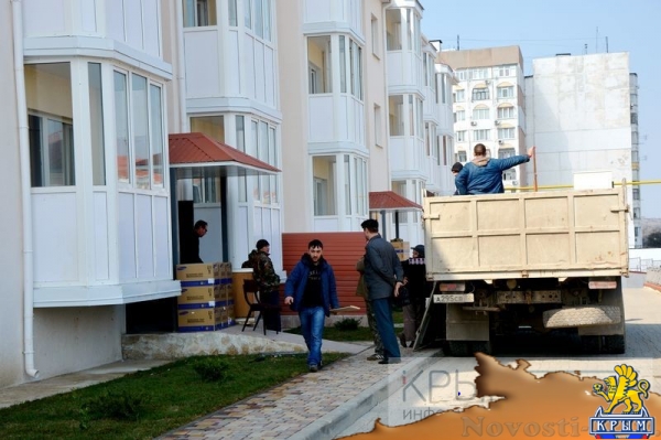 Переселенцы с санитарной зоны Крымского моста в Керчи заселяются в новые квартиры (ФОТОРЕПОРТАЖ) - «Политика Крыма» Переселенцы с санитарной зоны Крымского моста в Керчи заселяются в новые квартиры (ФОТОРЕПОРТАЖ) - «Политика Крыма»