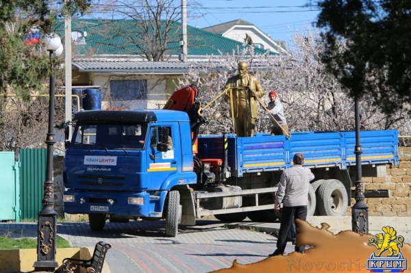 В Судаке Ленина вернули на место (ФОТО) - «Симферополь»