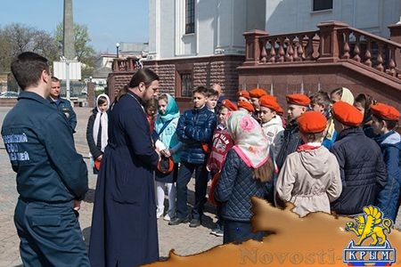 Кадеты МЧС совместно со спасателями «РОССОЮЗСПАС» посетили Александро-Невский собор г. Симферополь - «Происшествия» Кадеты МЧС совместно со спасателями «РОССОЮЗСПАС» посетили Александро-Невский собор г. Симферополь - «Происшествия»