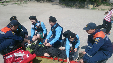 Сергей Шахов: благодаря открытым урокам от спасателей дети проходят уникальную «школу», которая в интересной и игровой форме учит жизненно важным правилам безопасности при чрезвычайных ситуациях - «МЧС»