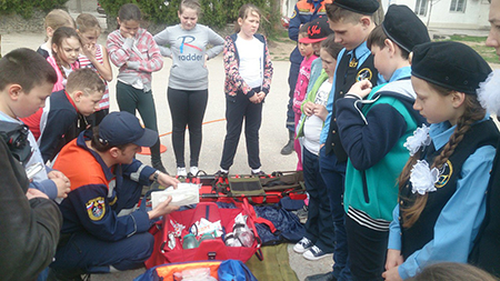 Сергей Шахов: благодаря открытым урокам от спасателей дети проходят уникальную «школу», которая в интересной и игровой форме учит жизненно важным правилам безопасности при чрезвычайных ситуациях - «МЧС»