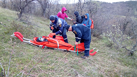 Спасатели «КРЫМ-СПАС» оказали помощь двум пострадавшим туристам - «МЧС»