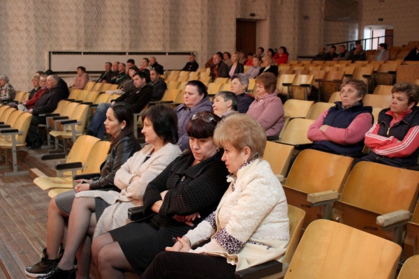 Специалисты Госкомрегистра продолжают консультировать жителей сельских поселений на специальных конференциях — Валентина Кирлица - «Госкомрегистр»