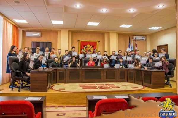 Керченские школьники побывали внутри власти - «Керчь»