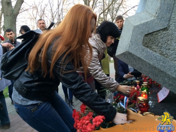 Севастопольцы почтили память погибших в Санкт-Петербурге (ФОТО) - «Политика Крыма»
