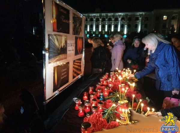 Траурная панихида в связи с трагическими событиями в Санкт-Петербурге прошла сегодня в Симферополе (ФОТО) - «Политика Крыма»