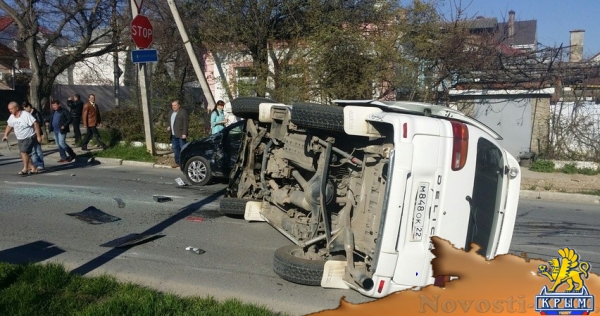 В Севастополе перевернулся микроавтобус - «Происшествия»