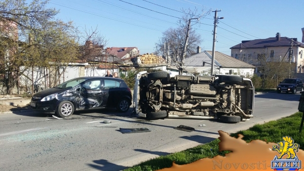 В Севастополе перевернулся микроавтобус - «Происшествия»