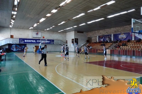 Команда КФУ победила ялтинскую «Волну» и вновь стала потенциальным лидером мужского баскетбольного чемпионата Крыма (ФОТО) - «Спорт Крыма»