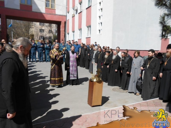 Симферопольские священнослужители отработали навыки пожаротушения (ФОТО, ВИДЕО) - «Общество Крыма»