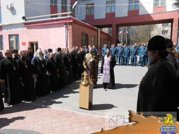 Симферопольские священнослужители отработали навыки пожаротушения (ФОТО, ВИДЕО) - «Общество Крыма»