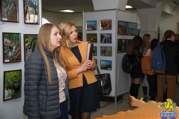 Выставка фотографий водных пейзажей Крыма состоялась в Крымском федеральном университете в рамках Года экологии (ФОТО) - «Культура Крыма»
