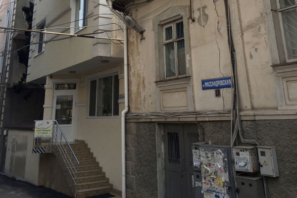 Нарушитель вместо жилого дома незаконно построил 6-этажное здание в Ялте — Александр Спиридонов - «Госкомрегистр»