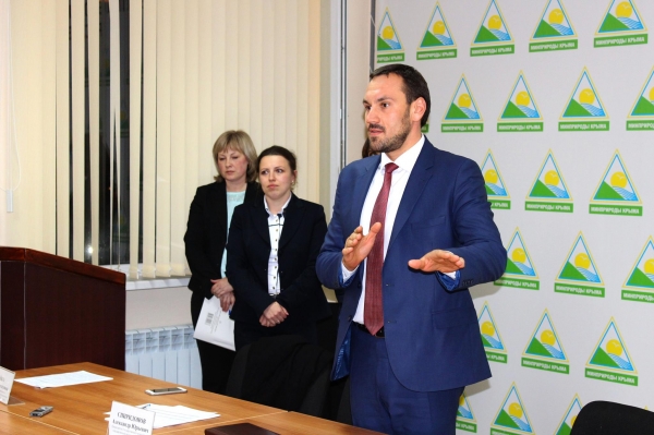 По итогам внутреннего мониторинга в Госкомрегистре на вышестоящие должности переведены 12 добросовестных специалистов — Александр Спиридонов - «Госкомрегистр»