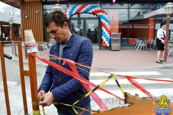 Константинов лично оценил достоинства и недостатки фастфуда «Мир Бургер», открывшегося в Симферополе вместо «Макдоналдса» (ФОТО, ВИДЕО) - «Туризм Крыма»