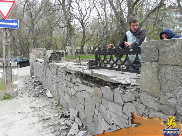 Армянская община Феодосии приступила к реставрации могилы Ивана Айвазовского (ФОТО) - «Общество Крыма»