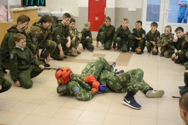 Вчера воспитанники военно-патриотических клубов Севастополя поздравили пожилых людей дома-интерната  - «Новости Севастополя»