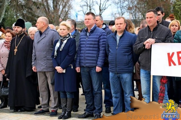 Митинги «Вместе против террора» прошли по всему Крыму: поддержать жителей Санкт-Петербурга вышли десятки тысяч крымчан (ФОТО) - «Спорт Крыма» Митинги «Вместе против террора» прошли по всему Крыму: поддержать жителей Санкт-Петербурга вышли десятки тысяч крымчан (ФОТО) - «Спорт Крыма»