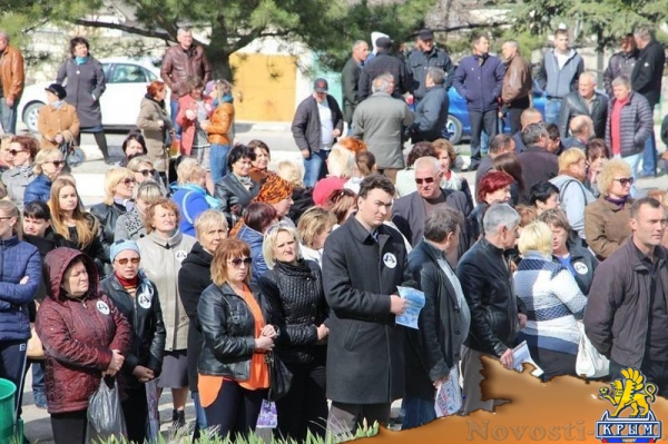 Митинги «Вместе против террора» прошли по всему Крыму: поддержать жителей Санкт-Петербурга вышли десятки тысяч крымчан (ФОТО) - «Спорт Крыма» Митинги «Вместе против террора» прошли по всему Крыму: поддержать жителей Санкт-Петербурга вышли десятки тысяч крымчан (ФОТО) - «Спорт Крыма»