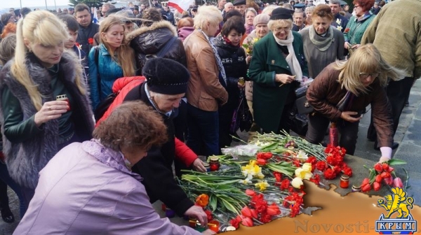 Митинги «Вместе против террора» прошли по всему Крыму: поддержать жителей Санкт-Петербурга вышли десятки тысяч крымчан (ФОТО) - «Спорт Крыма» Митинги «Вместе против террора» прошли по всему Крыму: поддержать жителей Санкт-Петербурга вышли десятки тысяч крымчан (ФОТО) - «Спорт Крыма»