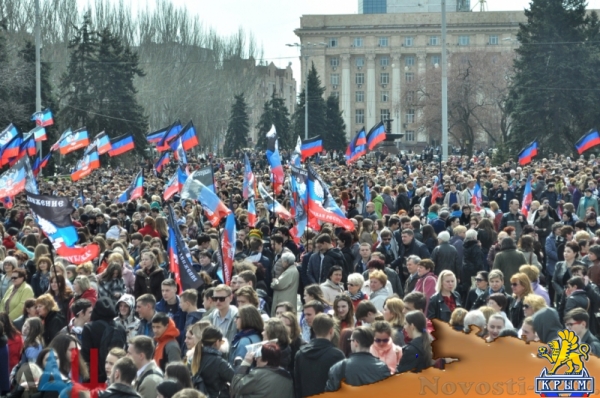 На митинге в Донецке тысячи жители ДНР отметили День Республики (ФОТО) - «Общество Крыма»