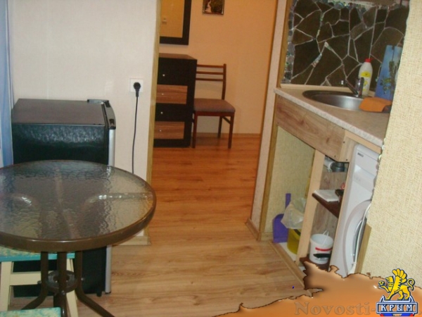 Отдых в Ялте. Сдам посуточно однокомнатную комнатную квартиру в Ялте ул.Гоголя 24 Отдых в Крыму 2017 - жильё в Крыму без посредников - «Отдых в Ялте»