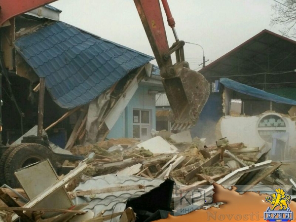 Предупреждения закончились: власти Симферополя начали снос микрорынка на Козлова (ФОТО, ВИДЕО) - «Политика Крыма»