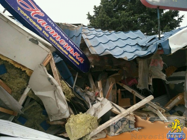 Предупреждения закончились: власти Симферополя начали снос микрорынка на Козлова (ФОТО, ВИДЕО) - «Политика Крыма»