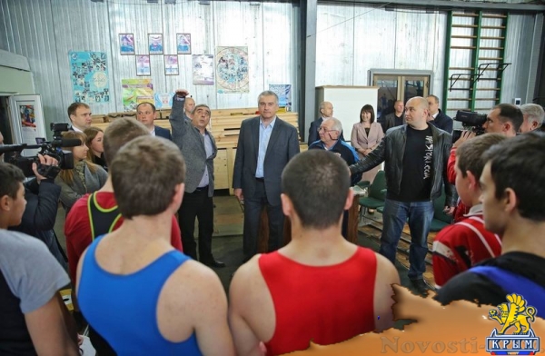 Аксёнов пообещал в следующем году заложить в бюджет 320 млн руб на строительство нового общежития для училища олимпийского резерва (ФОТО) - «Экономика Крыма» Аксёнов пообещал в следующем году заложить в бюджет 320 млн руб на строительство нового общежития для училища олимпийского резерва (ФОТО) - «Экономика Крыма»