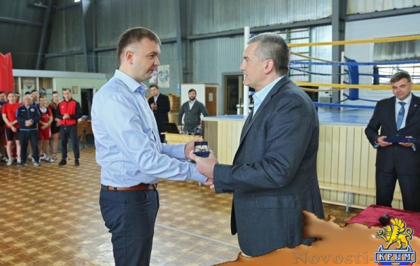 Аксёнов пообещал в следующем году заложить в бюджет 320 млн руб на строительство нового общежития для училища олимпийского резерва (ФОТО) - «Экономика Крыма» Аксёнов пообещал в следующем году заложить в бюджет 320 млн руб на строительство нового общежития для училища олимпийского резерва (ФОТО) - «Экономика Крыма»