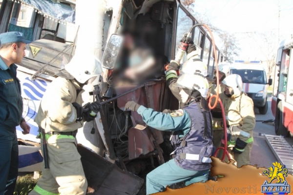 В Севастополе троллейбус на полном ходу врезался в столб: 6 человек в больнице (ФОТО)  - «Происшествия» В Севастополе троллейбус на полном ходу врезался в столб: 6 человек в больнице (ФОТО)  - «Происшествия»