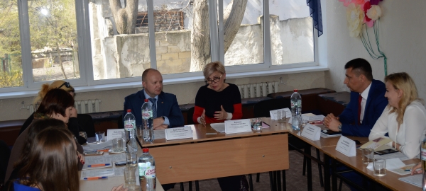 Ирина Клюева приняла учатие в работе круглого стола на тему "Социальная справедливость" - «Правам ребёнка» Ирина Клюева приняла учатие в работе круглого стола на тему "Социальная справедливость" - «Правам ребёнка»